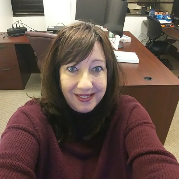 Meet your Posher, Tina - Picture 2 of 7